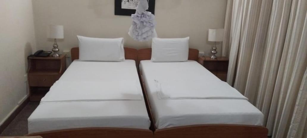 Hotel Milano Tourist Rest Anuradhapura Exterior foto