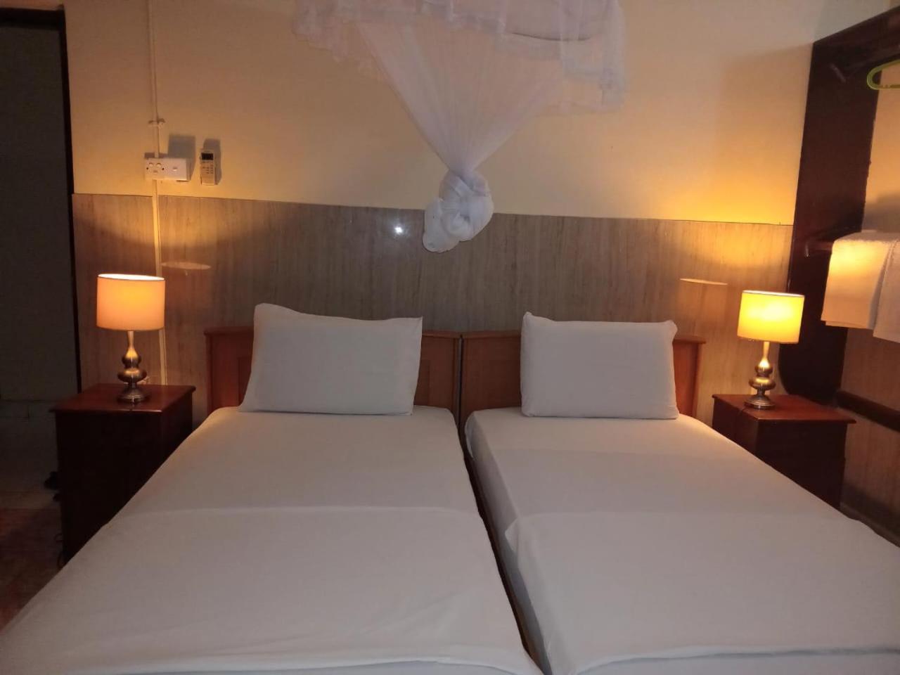 Hotel Milano Tourist Rest Anuradhapura Exterior foto