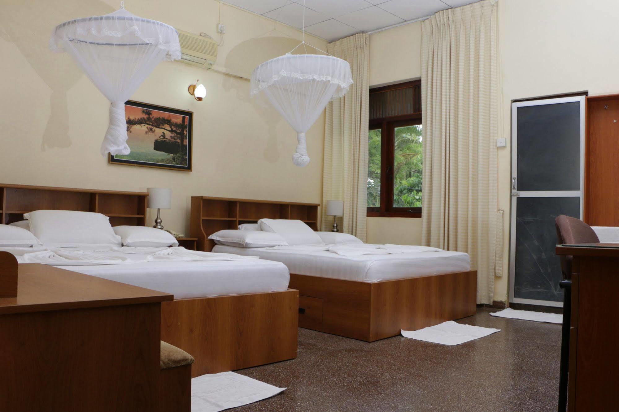 Hotel Milano Tourist Rest Anuradhapura Exterior foto