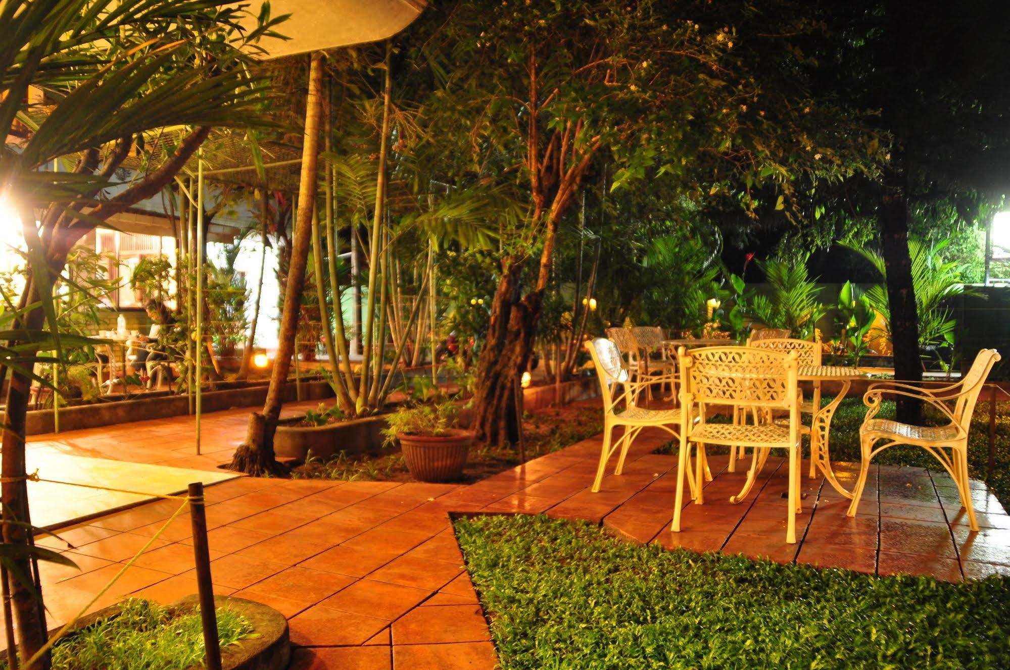 Hotel Milano Tourist Rest Anuradhapura Exterior foto