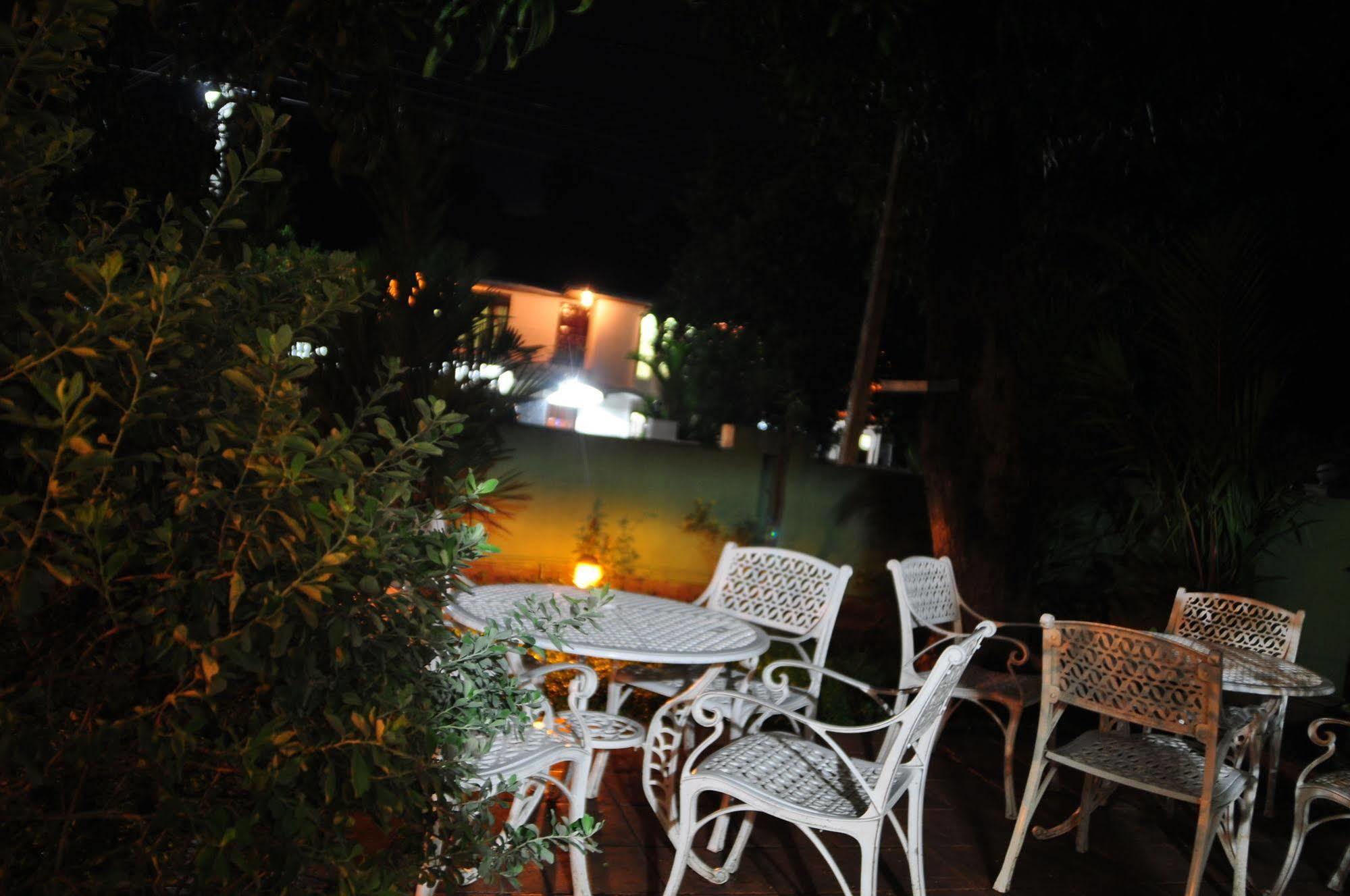Hotel Milano Tourist Rest Anuradhapura Exterior foto