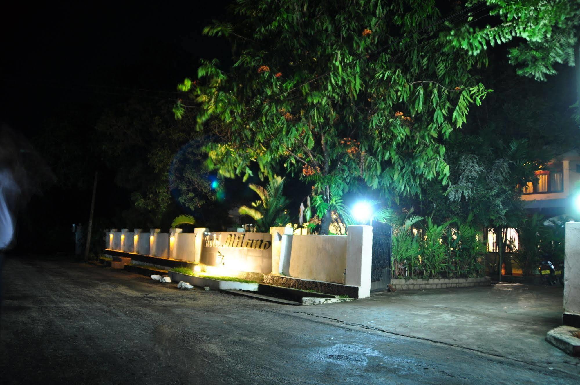 Hotel Milano Tourist Rest Anuradhapura Exterior foto