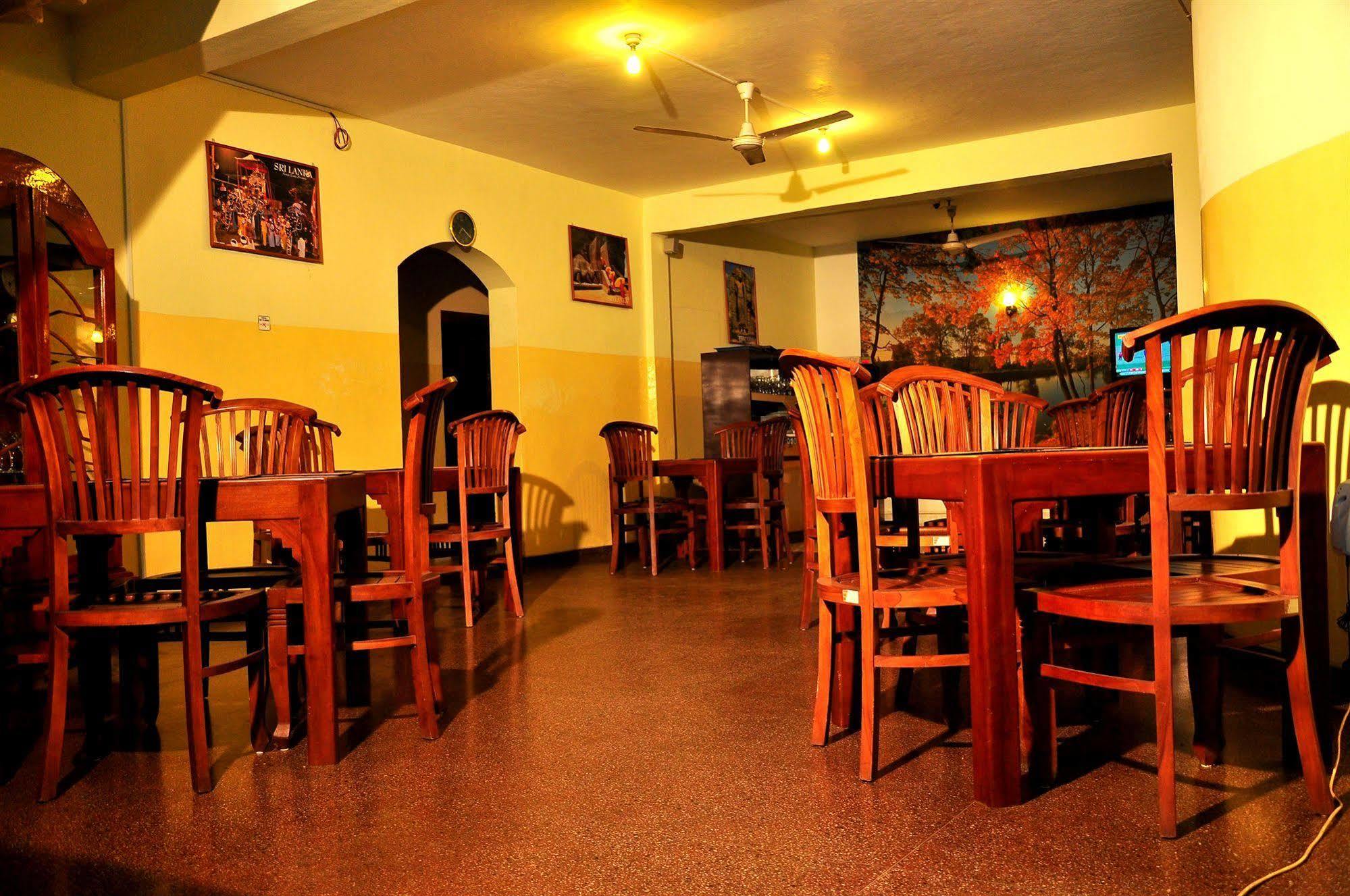 Hotel Milano Tourist Rest Anuradhapura Exterior foto