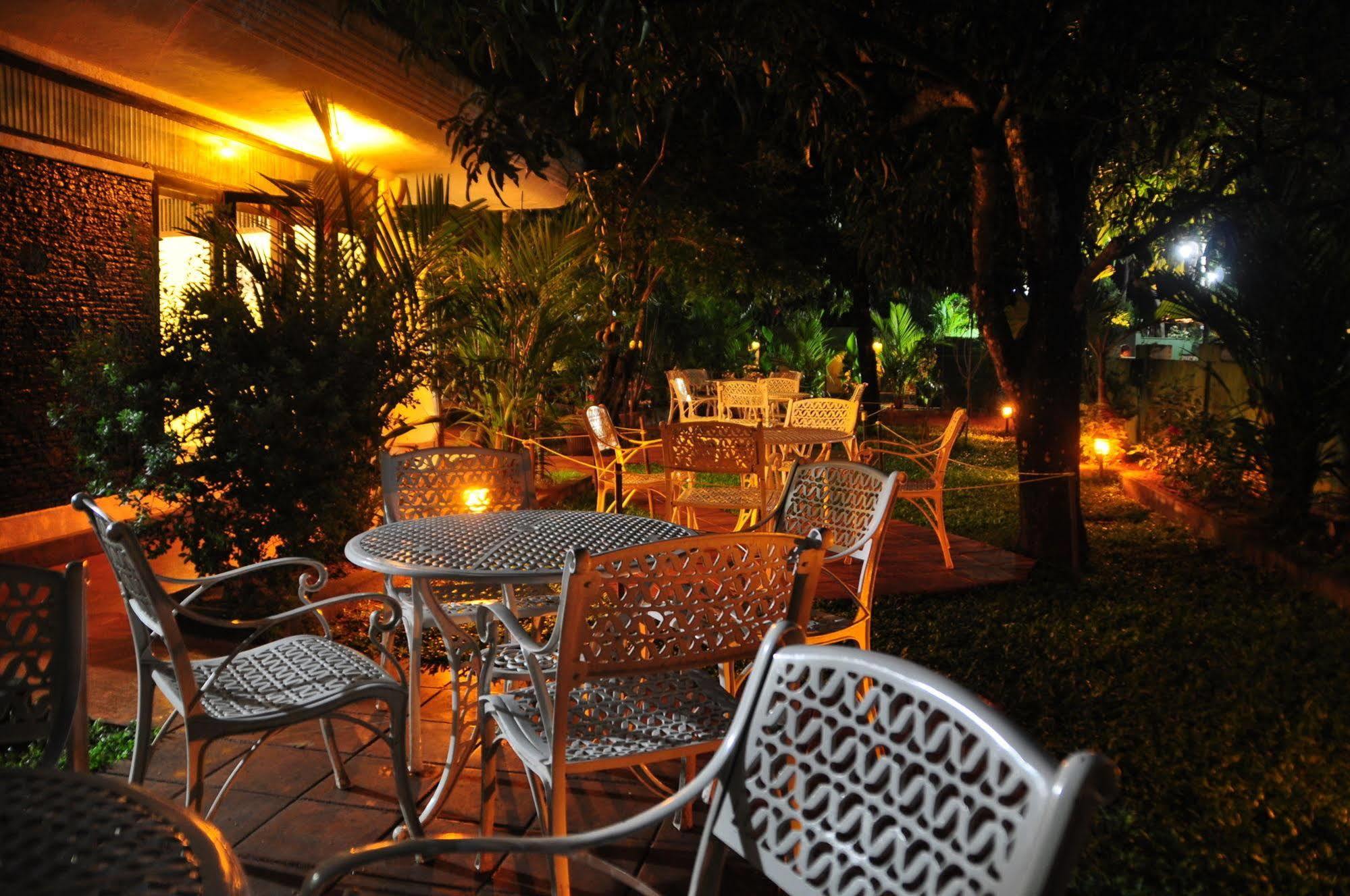Hotel Milano Tourist Rest Anuradhapura Exterior foto