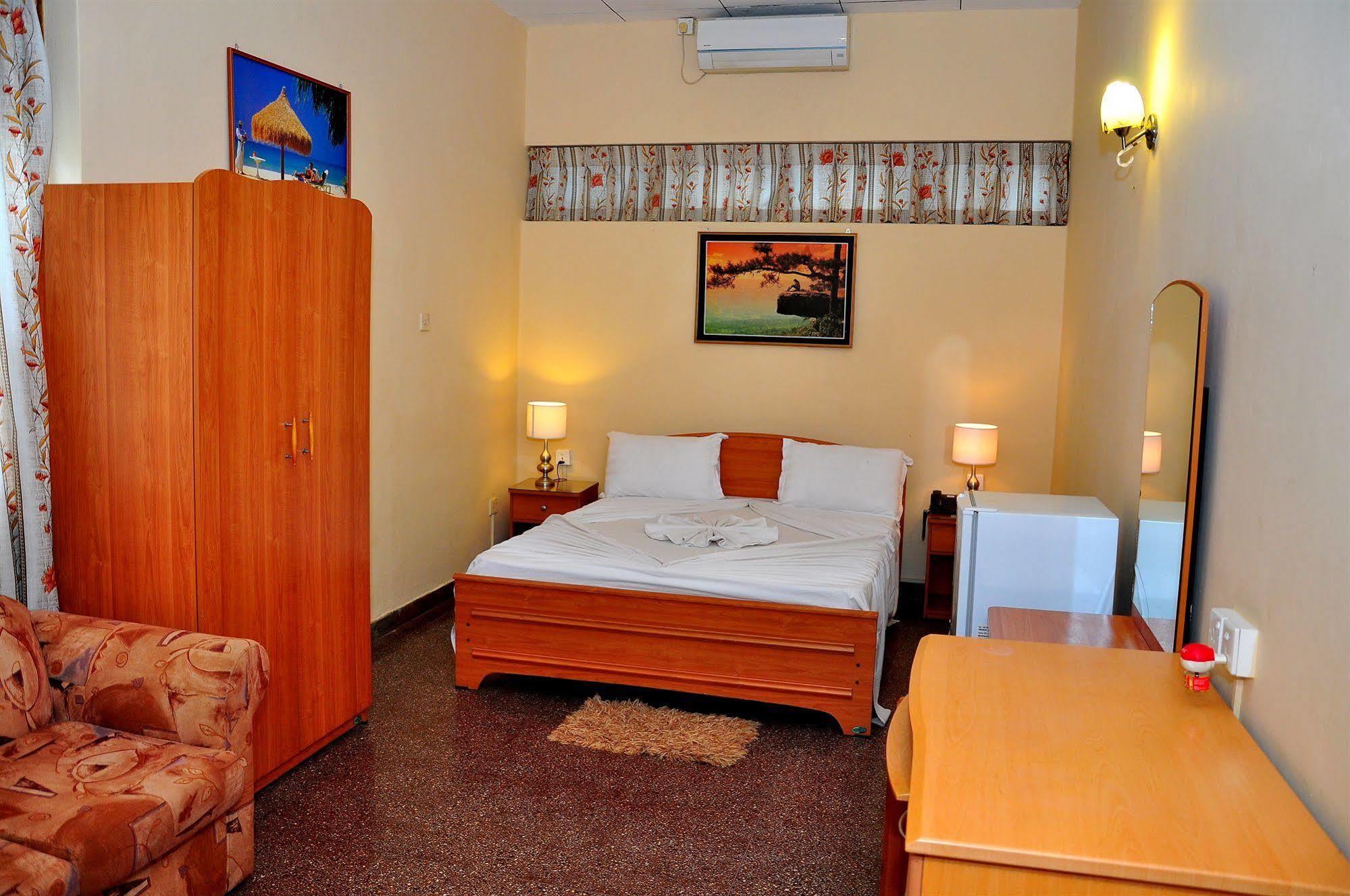 Hotel Milano Tourist Rest Anuradhapura Exterior foto